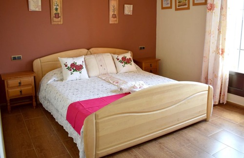 Palenciana Villa | Homerez - Big villa for 18 ppl. with swimming-pool and terrace at Palenciana