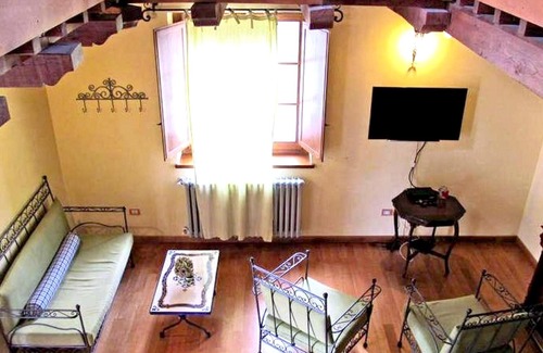 Ramazzano Villa | Homerez - Big villa for 26 ppl. with swimming-pool at Loc. Ramazzano, Perugia