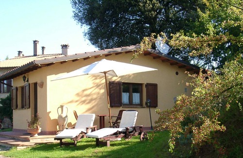 Ramazzano Villa | Homerez - Big villa for 26 ppl. with swimming-pool at Loc. Ramazzano, Perugia
