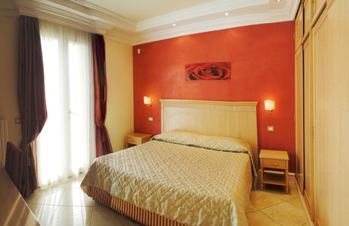 Montelabbate Villa | Homerez - Big villa 13 km away from the beach for 11 ppl. with swimming-pool