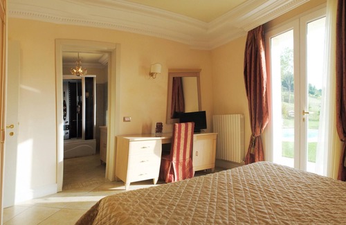 Montelabbate Villa | Homerez - Big villa 13 km away from the beach for 11 ppl. with swimming-pool