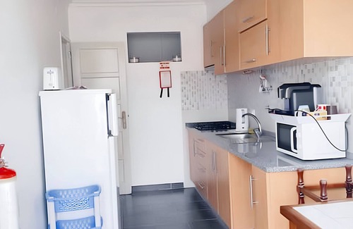 Corroios Apartment | Homerez - Bright apartment in Almada with shared pool