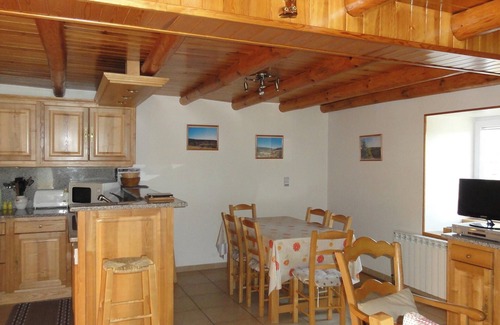 Le Malzieu-Forain House | Homerez - Charming House in Le Malzieu, garden, view