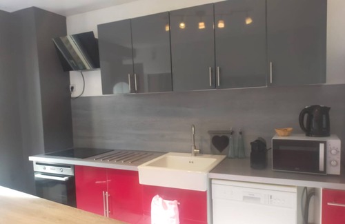 Andonville House | Homerez - Charming Family House in Andonville with Garden