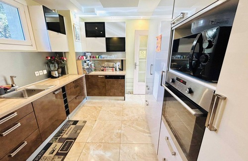 Annemasse House | Homerez - Charming house in Annemasse with private garden