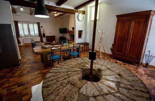 Avignon House | Homerez - Charming house with garden near Avignon + shared pool