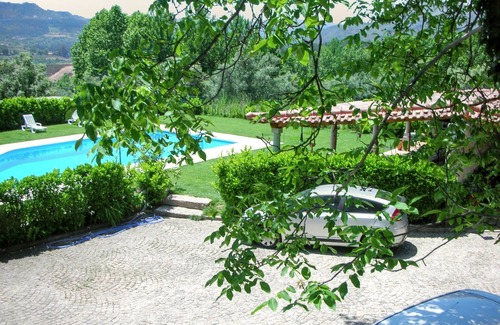 Pedraca Villa | Homerez - Charming Villa in Pedraça with Shared Pool