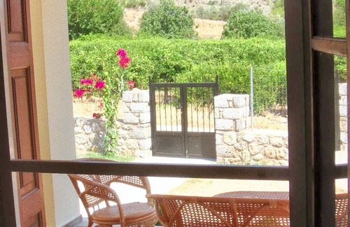 Kalymnos Villa | Homerez - Chic Villa in Kalymnos with Mountain View