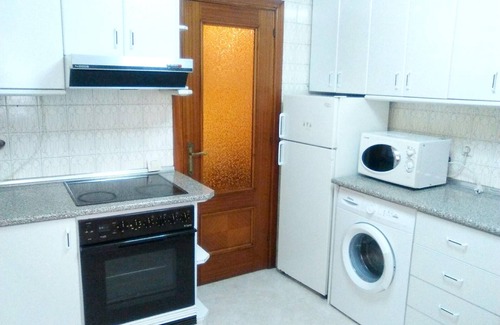 Oviedo City Centre Apartment | Homerez - Comfortable apartment in Oviedo