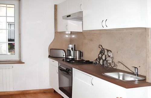 Pedraca House | Homerez - Comfortable house with mountain view and shared pool