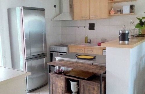 Lunel House | Homerez - Comfortable House in Lunel with Terrace and Air Conditioning
