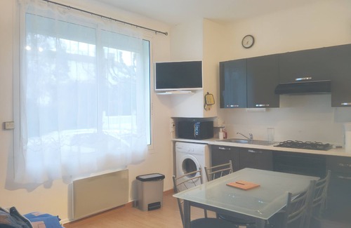 Jonzac Apartment | Homerez - Cosy apartment in Jonzac with 35 m² and private parking