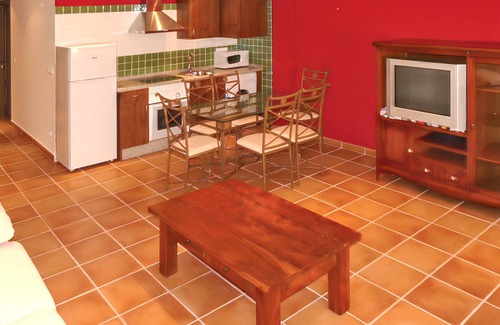Villamiel House | Homerez - Cozy house in Villamiel with mountain view
