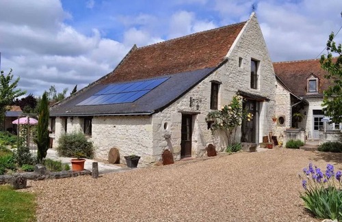 Brehemont House | Homerez - Cozy house in Bréhémont with peaceful garden