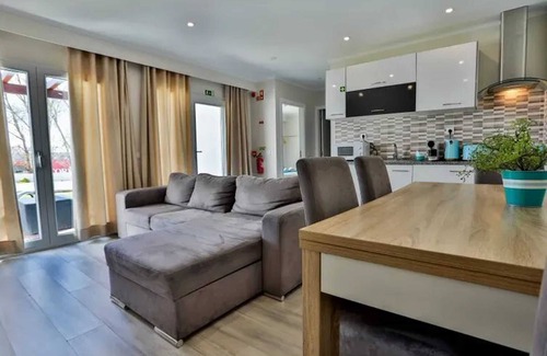 Atalaia House | Homerez - Cozy House with Pool in Atalaia