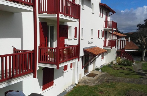 Guethary Apartment | Homerez - Cozy studio in Guéthary 30 m² with relaxing balcony