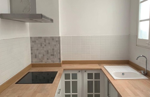 Tortosa Apartment | Homerez - Flat Tortosa, City View