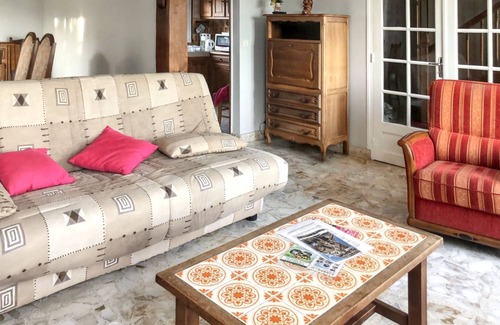 Bois-Normand-Pres-Lyre House | Homerez - House in Bois-Normand-prés-Lyre