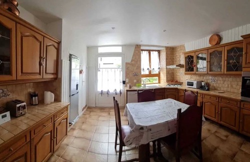 Montcuq House | Homerez - House in Montcuq-en-Quercy.