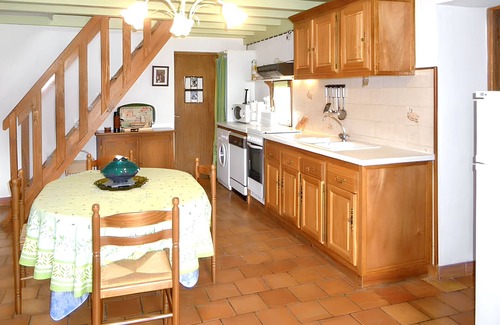 Piets-Plasence-Moustrou House | Homerez - Peaceful country house with garden