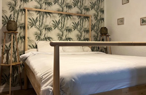 Saint-Front-de-Pradoux House | Homerez - House for 4 ppl. with shared pool and spa at Saint-Front-de-Pradoux