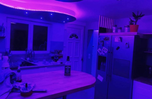Dreux House | Homerez - House Dreux, private parking