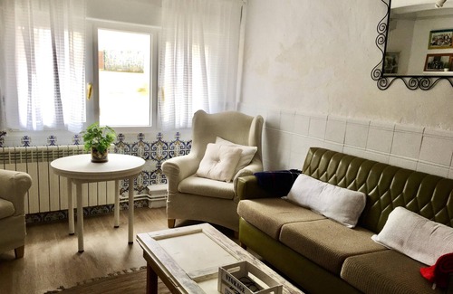 El Poyo del Cid House | Homerez - House for 6 ppl. with garden, terrace and balcony at El Poyo del Cid