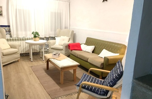 El Poyo del Cid House | Homerez - House for 6 ppl. with garden, terrace and balcony at El Poyo del Cid