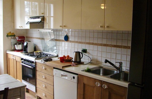 Mogliano House | Homerez - House for 8 ppl. with shared pool, jacuzzi and garden at Mogliano