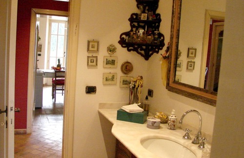 Mogliano House | Homerez - House for 8 ppl. with shared pool, jacuzzi and garden at Mogliano