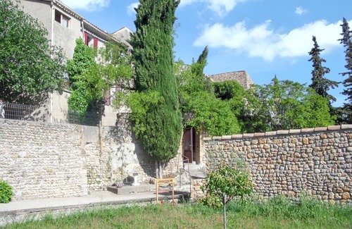 Buisson House | Homerez - House in Buisson with pool