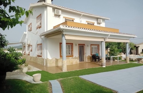 Oliva House | Homerez - House in Oliva with pool