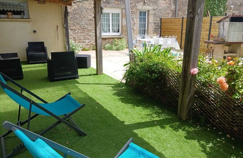 Reville House | Homerez - House with Garden in Réville