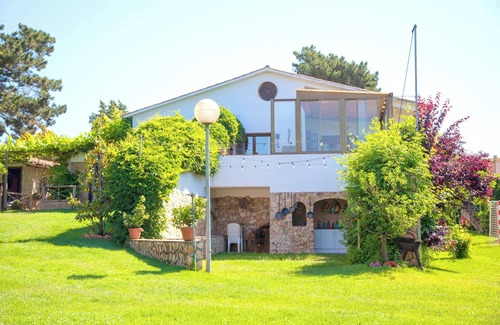 Vidreres Villa | Homerez - Luxurious Villa in Sils with Pool and Garden