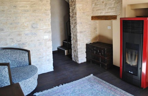 Montalto delle Marche House | Homerez - Nice house for 6 ppl. with shared pool at Montalto delle Marche
