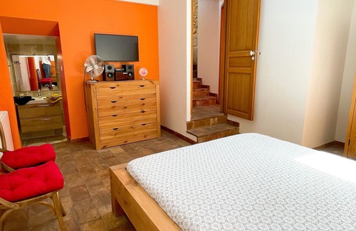 Chateauneuf-du-Pape House | Homerez - Nice house for 4 ppl. with terrace at Châteauneuf-du-Pape