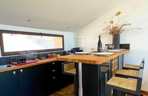 Chateauneuf-du-Pape House | Homerez - Nice house for 4 ppl. with terrace at Châteauneuf-du-Pape