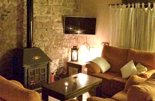 Villanueva del Duque House | Homerez - Nice house for 6 ppl. with shared pool and garden at Alcaracejos