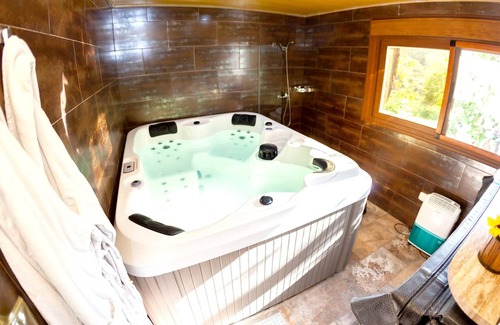 Laroya House | Homerez - Nice house for 2 ppl. with shared pool, jacuzzi and terrace at Laroya