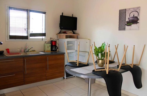 Latrape House | Homerez - Nice house for 5 ppl. with shared pool and terrace at Latrape