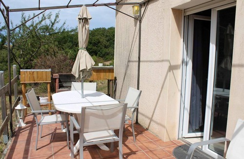 Latrape House | Homerez - Nice house for 5 ppl. with shared pool and terrace at Latrape