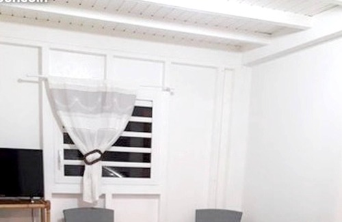 Saint-Joseph House | Homerez - Nice house with garden and terrace & Wifi