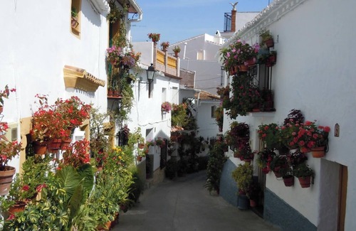Portugalejo House | Homerez - Quaint House in Canillas with Private Pool