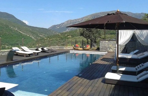 Boltana House | Homerez - Romantic retreat with jacuzzi in Boltaña