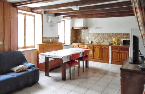 Septmoncel House | Homerez - Secluded quiet house in Septmoncel with mountain view