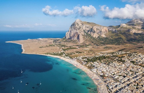 Trapani Apartment | Homerez - Spacious Apartment in Trapani, AC, 100 m²
