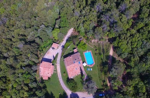 Merlant Apartment | Homerez - Spacious appartement for 6 ppl. with shared pool at Girona
