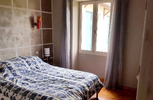 Albi House | Homerez - Spacious house with terrace and balcony