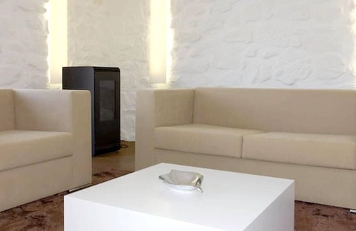 Riba de Mouro House | Homerez - Spacious house for 2 ppl. with terrace at Riba de Mouro