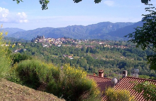 Barga Villa | Homerez - Spacious villa for 5 ppl. with garden and terrace at Barga
